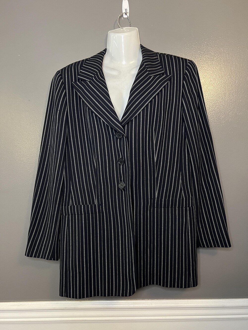 Escada Elements Blazer Jacket Womens 40 Black Pinstripe Wool Silk Made Italy